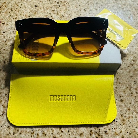 Square Tortoise Shell Sunglasses - Picture 4 of 6